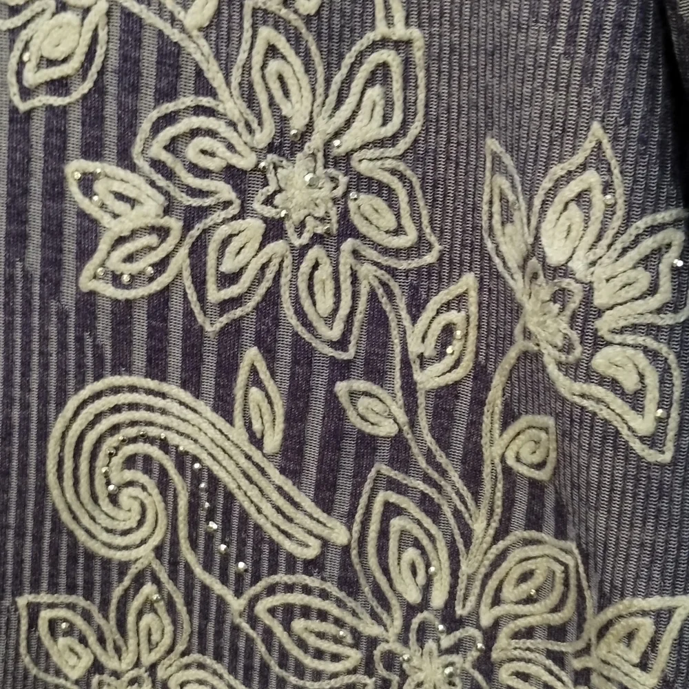 Plus Size Alfred Dunner Embroidered Studded Top - Picture 4 of 9